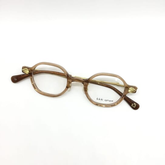 【 kikiki optique｜KOP-016 Mozu col.OR】やわらかな存在感で “日常の景色をそっと整える一本”